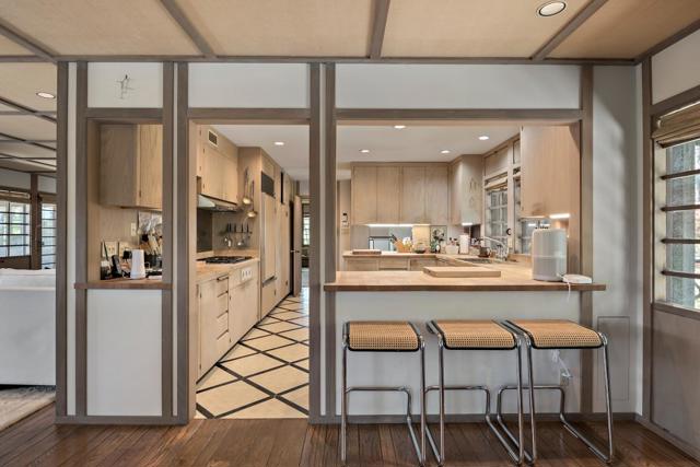 25 Toro Court, Portola Valley CA: https://media.crmls.org/mediaz/6ba3dab8-d8b6-4a67-ab7f-75b45c18bb91.jpg