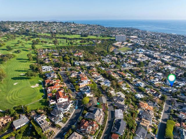7570 Cabrillo Ave, La Jolla CA: https://media.crmls.org/mediaz/6ba413cc-d7c6-4984-9942-3909057f557e.jpg