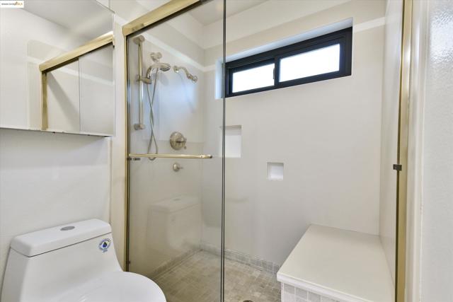 805 Red Leaf Court, San Francisco CA: https://media.crmls.org/mediaz/6ba43261-0a01-4f2c-a61a-cd01ad97c8a4.jpg