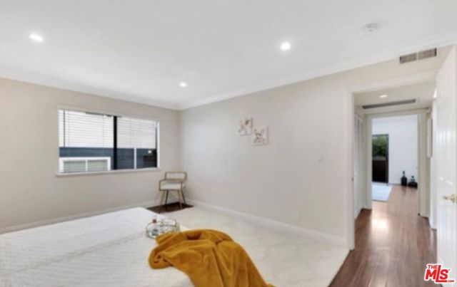 5340 Wilkinson Avenue, Valley Village CA: https://media.crmls.org/mediaz/6ba4cecf-f3c3-4121-ae45-6ed96e130d51.jpg