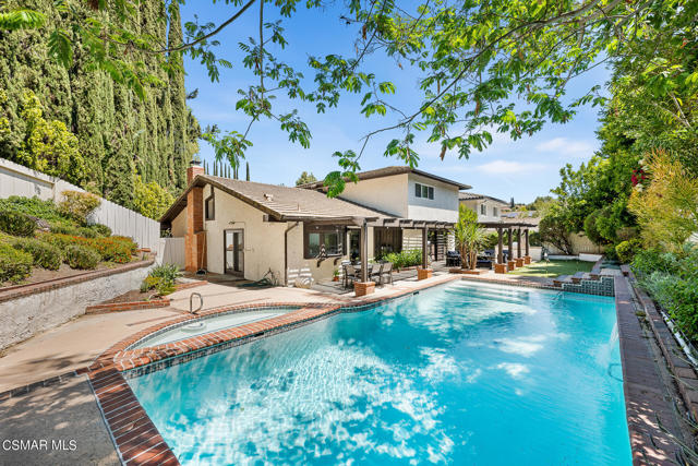 1267 Willsbrook Court, Westlake Village CA: https://media.crmls.org/mediaz/6ba506c7-ead5-4505-b199-a8c4421c3483.jpg