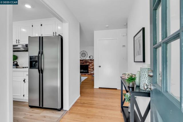 57 Jemco Ct, Pleasant Hill CA: https://media.crmls.org/mediaz/6ba5f459-70fa-4f67-9709-d70741754fd7.jpg