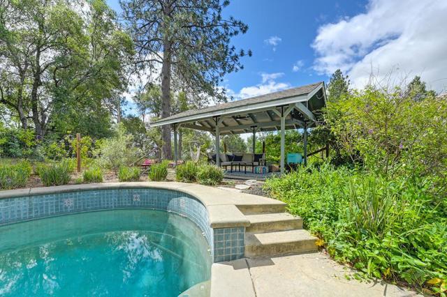 2640 Gayle Lane, Auburn CA: https://media.crmls.org/mediaz/6ba6ce2d-3b45-4d3e-9f70-2a50d2884c53.jpg