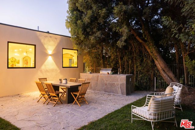 3546 Weslin Avenue, Sherman Oaks CA: https://media.crmls.org/mediaz/6ba6d1f9-859e-41bd-959c-a242579df47d.jpg