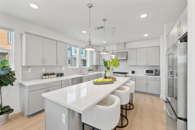 840 E Duane Avenue, Sunnyvale CA: https://media.crmls.org/mediaz/6ba91a61-ed2a-4ab9-80b1-fbfa6975bfa1.jpg