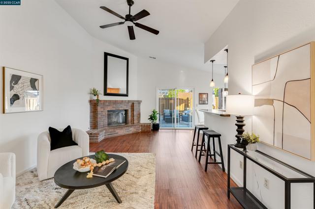 1438 Landahl Ct, Benicia CA: https://media.crmls.org/mediaz/6ba9cb5d-b3de-4ea4-a3f0-53a783450bca.jpg