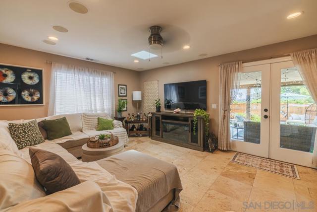 8105 Dorchester st, Spring Valley CA: https://media.crmls.org/mediaz/6baa6ae9-7015-4a2b-991c-c22b2dd1ccaf.jpg