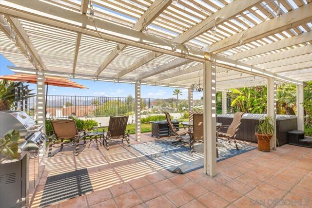 16263 Via Embeleso, San Diego CA: https://media.crmls.org/mediaz/6babba50-81b7-427a-8057-7dd4bcae9242.jpg