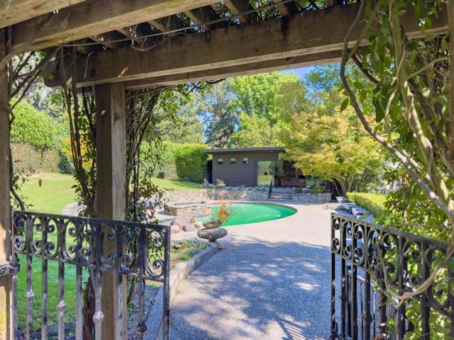 2155 Geri Lane, Hillsborough CA: https://media.crmls.org/mediaz/6bac3bd4-0f93-42e6-8597-7ee9325aa46e.jpg