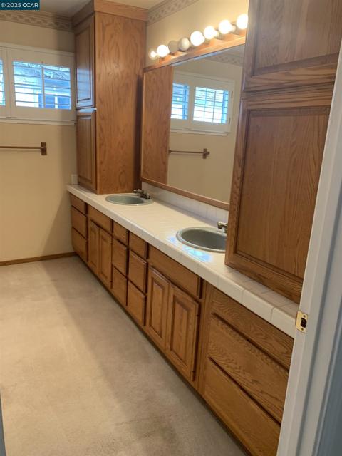 1766 Crescent Dr, Walnut Creek CA: https://media.crmls.org/mediaz/6bac83cb-7c86-4168-ab0d-79dc0f6d9096.jpg