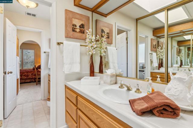 5541 Lanai Court, Discovery Bay CA: https://media.crmls.org/mediaz/6bacc635-ac02-422a-baf5-8a146c8497e2.jpg