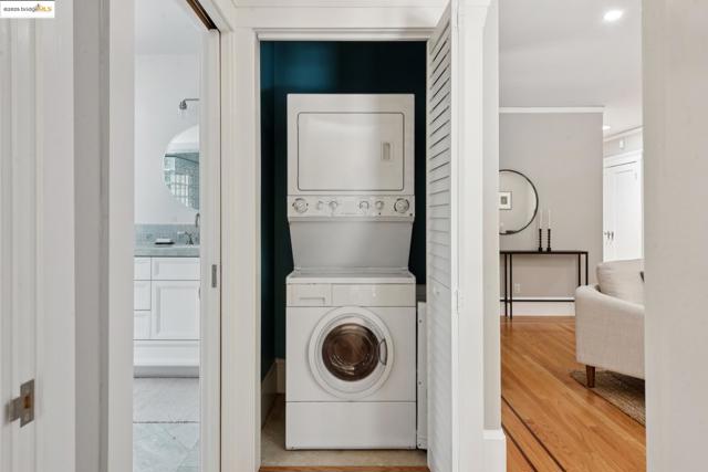 2181 Andrews St, Oakland CA: https://media.crmls.org/mediaz/6bacc87c-453f-4a39-bdce-113b3ccdb4d9.jpg