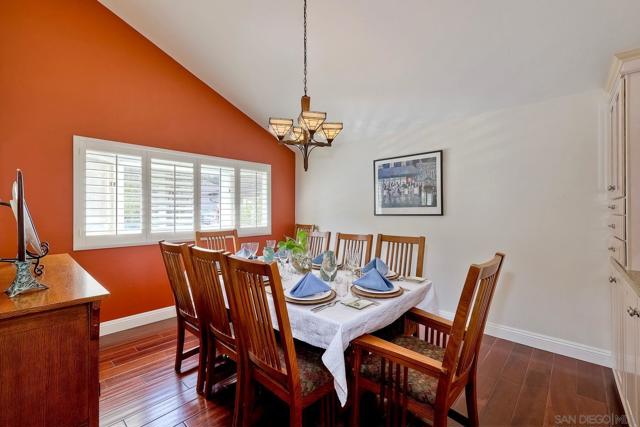 Image 7 of 44 For 10670 Canyon Lake Dr