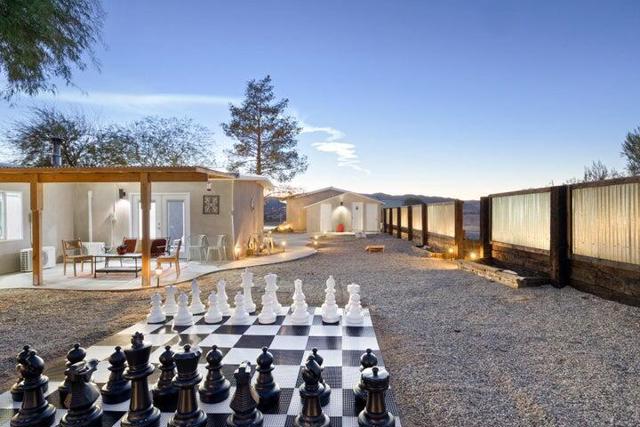 69450 Amboy Road, 29 Palms CA: https://media.crmls.org/mediaz/6bae4add-2ca1-45a9-83a0-7dde8cb9b9b3.jpg