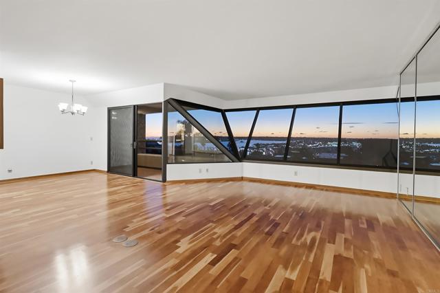 230 W Laurel Street, San Diego CA: https://media.crmls.org/mediaz/6baea6d8-0491-4238-84ac-6956288cfed0.jpg