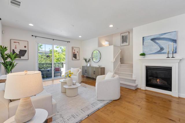 211 Okeefe Way, Mountain View CA: https://media.crmls.org/mediaz/6baf6175-eea0-43c1-9709-92e666bebdae.jpg