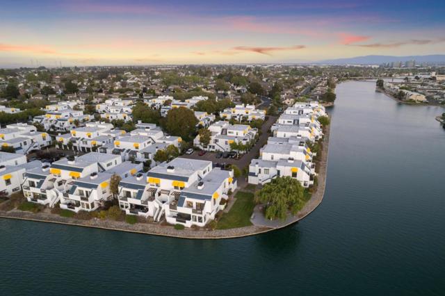 644 Portofino Lane, Foster City CA: https://media.crmls.org/mediaz/6baf6490-aa04-4da4-b75c-580ea907d445.jpg