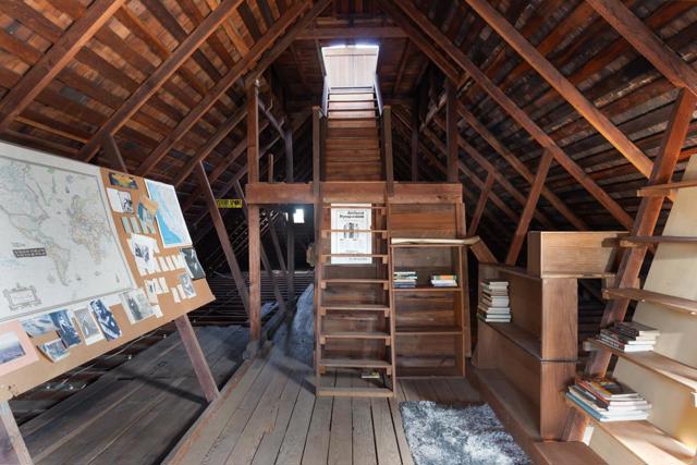 21130 E Cliff Drive, Santa Cruz CA: https://media.crmls.org/mediaz/6baf91d6-c2f1-42fc-b662-35eb21b13e47.jpg