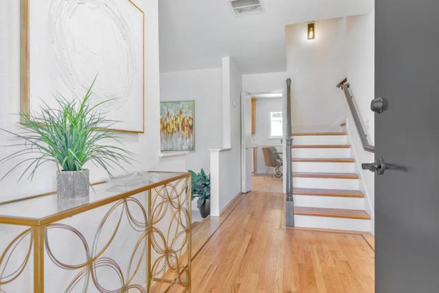 208 Ravenswood Avenue, Menlo Park CA: https://media.crmls.org/mediaz/6bafa8eb-f957-4e3d-9e14-c05f8d921a0f.jpg