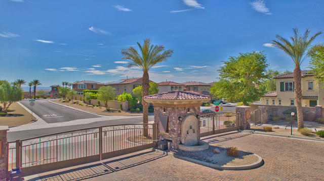 73514 Cierra Street, Palm Desert CA: https://media.crmls.org/mediaz/6baff852-e4b6-48b1-801a-c10770ebb3a5.jpg