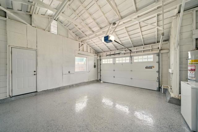 1405 Oakhurst Avenue, San Carlos CA: https://media.crmls.org/mediaz/6bb017c4-580f-4efc-906f-6b7b313d5b38.jpg