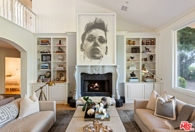10900 Terryview Drive, Studio City CA: https://media.crmls.org/mediaz/6bb040c3-746c-49ac-935a-ba5d7de56d27.jpg