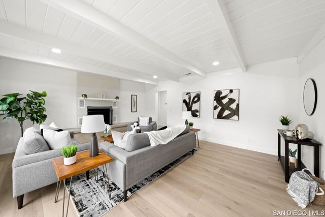 13764 Jamul DR, Jamul CA: https://media.crmls.org/mediaz/6bb141c4-0ac3-475b-9df8-3f9dc48edba4.jpg