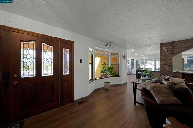 Image 23 of 60 For 1324 Alves Dr