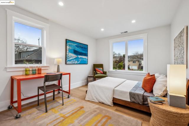 2312 Eighth St, Berkeley CA: https://media.crmls.org/mediaz/6bb1b1ea-8d0f-4de8-bb07-d07b53b868cf.jpg