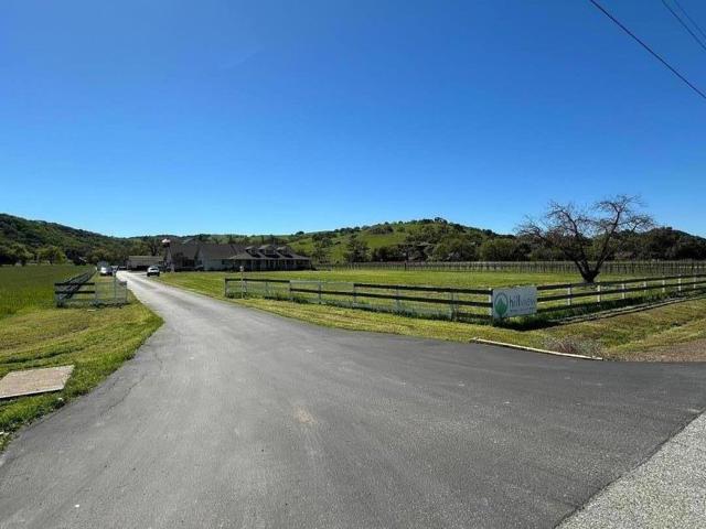 19715 Hale Avenue, Morgan Hill CA: https://media.crmls.org/mediaz/6bb1e9a0-8489-431e-bd42-d1e6df309304.jpg