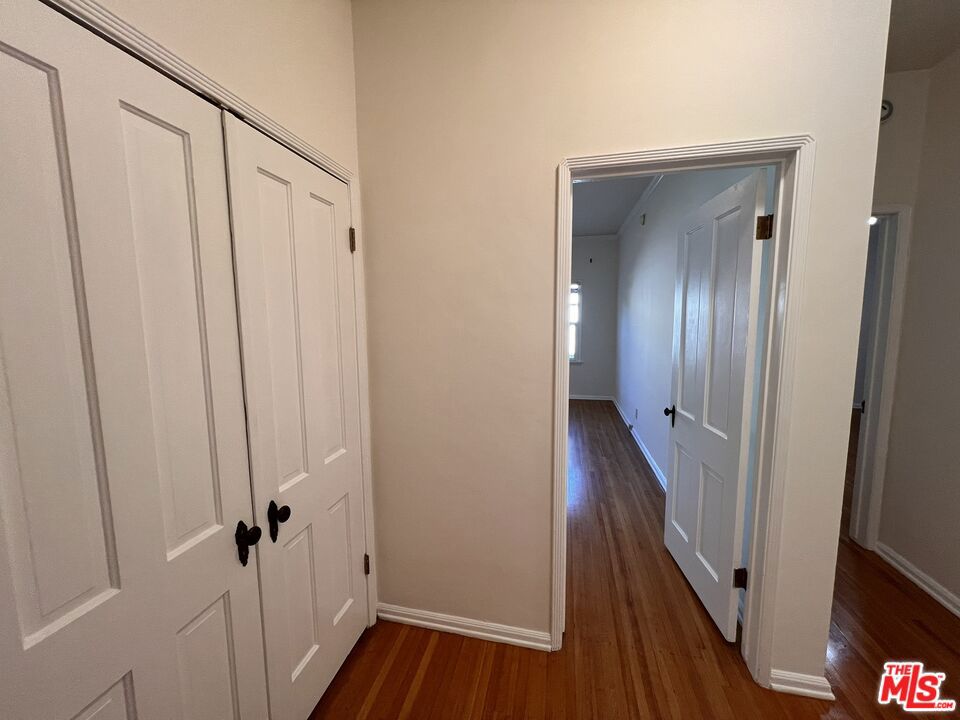 https://media.crmls.org/mediaz/6bb2c0a2-9835-404f-b0f1-c67b777b7c04.jpg?preset=X-Large