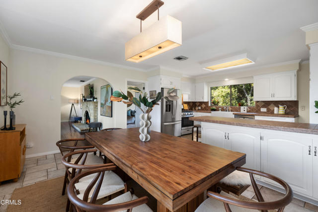 4702 Moore Street, La Crescenta CA: https://media.crmls.org/mediaz/6bb2c0e7-0112-431b-9eda-5c4a6d35cfbb.jpg