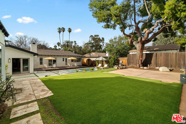 20212 Oxnard Street, Woodland Hills CA: https://media.crmls.org/mediaz/6bb2df4e-034b-4b0a-bb60-18a9b7c40727.jpg
