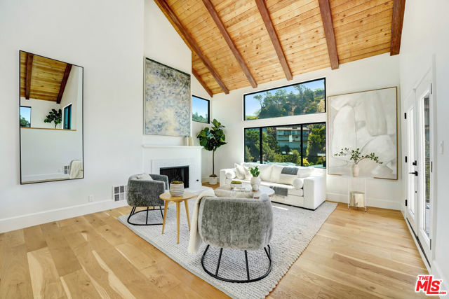 2506 Zorada Drive, Los Angeles CA: https://media.crmls.org/mediaz/6bb380ca-64cb-46b4-8384-80ec93993fc3.jpg