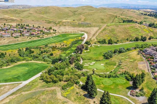 2030 Canyon Woods Drive, San Ramon CA: https://media.crmls.org/mediaz/6bb3e493-10fb-45cd-a33b-b7ec374489c6.jpg