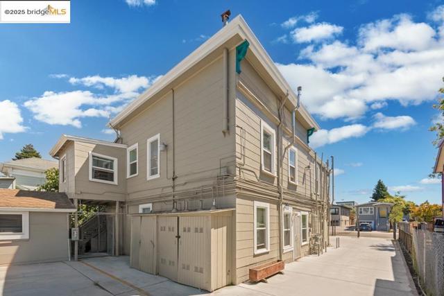 Image 5 of 29 For 1062 60th St