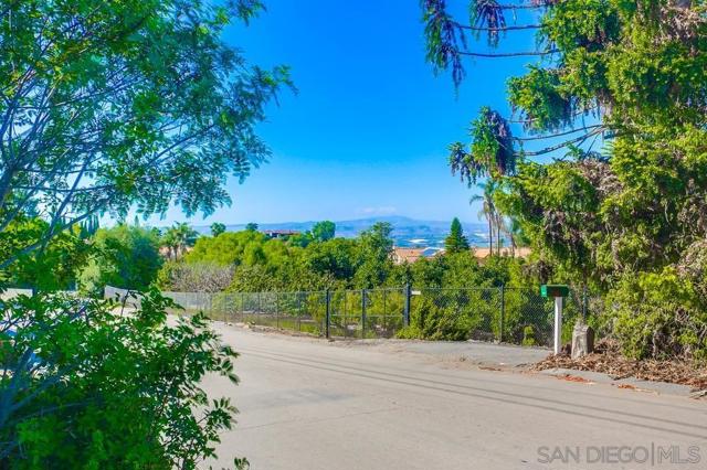 2035 Camino Cantera, Vista CA: https://media.crmls.org/mediaz/6bb489eb-f677-4a31-b29a-5054b3b5f121.jpg