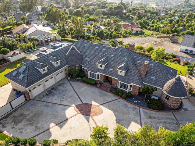 17502 Corte Lomas Verdes, Poway CA: https://media.crmls.org/mediaz/6bb4dc1c-0b05-4a51-87ca-04022e2a628d.jpg