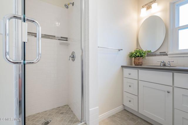 5715 Vista Del Monte Avenue, Sherman Oaks CA: https://media.crmls.org/mediaz/6bb5569e-0c0b-453c-89ce-d8e565423c79.jpg