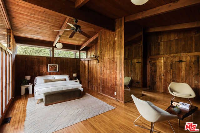 10412 Hebron Lane, Los Angeles CA: https://media.crmls.org/mediaz/6bb5a348-cd93-4c5a-9668-8bc3c84ee463.jpg