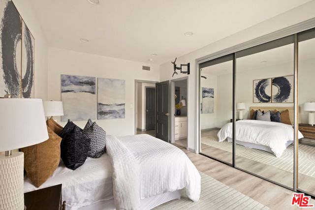10794 Wilkins Avenue, Los Angeles CA: https://media.crmls.org/mediaz/6bb5bcc5-e321-4d80-8bb2-698d7800e694.jpg