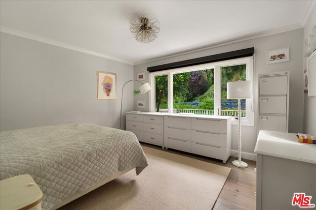 3479 Mandeville Canyon Road, Los Angeles CA: https://media.crmls.org/mediaz/6bb5be39-e720-4159-9408-9c6a17343371.jpg