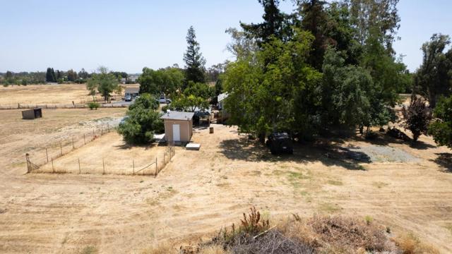 11835 Hobday Road, Wilton CA: https://media.crmls.org/mediaz/6bb5e02e-6b4c-4ed8-b807-ba61a1717399.jpg