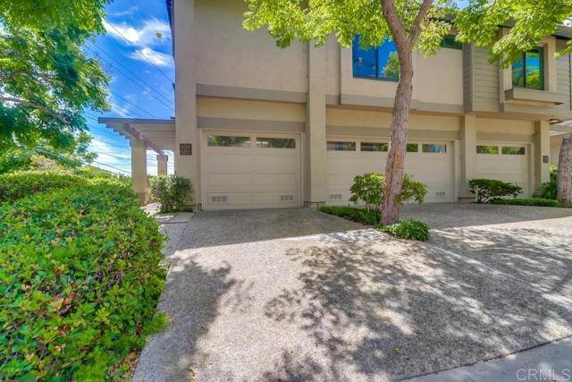 Detail Gallery Image 2 of 42 For 6055 Cirrus St, San Diego,  CA 92110 - 2 Beds | 2 Baths