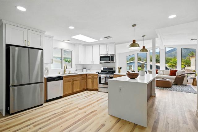 8975 Lawrence Welk Drive, Escondido CA: https://media.crmls.org/mediaz/6bb60550-a71a-4f53-a9e2-8bfd55365839.jpg
