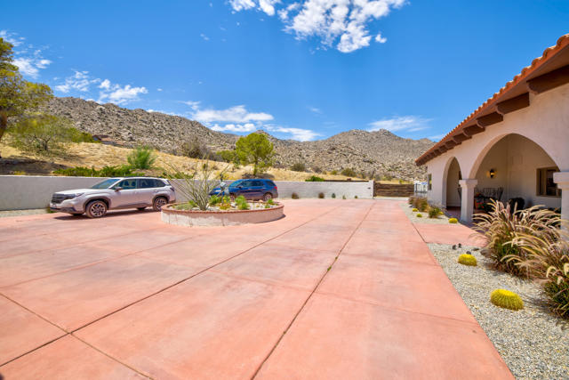 56375 Bighorn Drive, Mountain Center CA: https://media.crmls.org/mediaz/6bb61119-7510-4718-bb4a-1b44d3da64f8.jpg