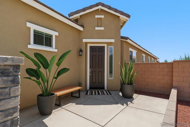 37856 Honey Pine Road, Murrieta CA: https://media.crmls.org/mediaz/6bb6c5ee-5b12-4e1f-9551-d0073055edc5.jpg