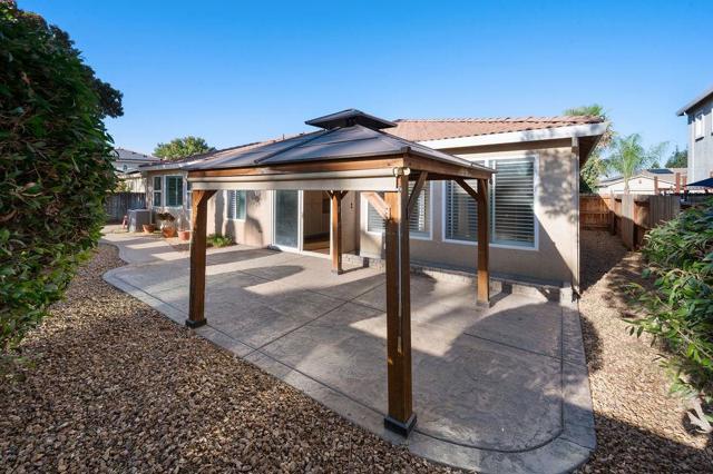 11447 Mirage Drive, Chowchilla CA: https://media.crmls.org/mediaz/6bb70b23-772d-4c5a-a9c5-5a8336ddf604.jpg