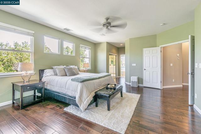 1039 Rolling Woods Way, Concord CA: https://media.crmls.org/mediaz/6bb7c48c-9c61-4b55-a4ef-bb8e5642ea0b.jpg