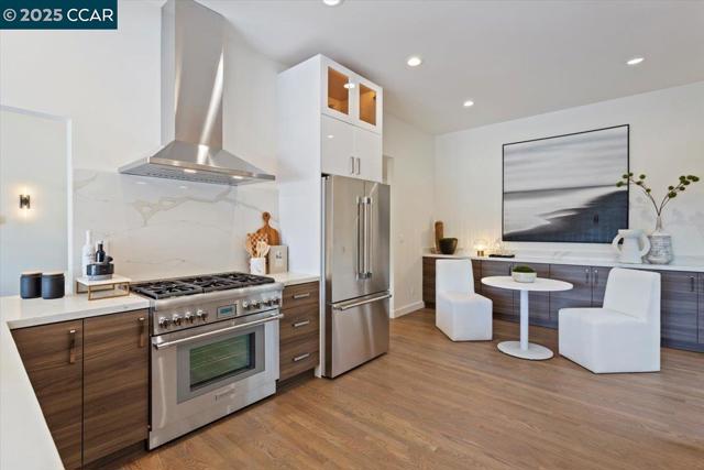 316 Village View Ct, Orinda CA: https://media.crmls.org/mediaz/6bb8482f-e2bc-43bd-8094-72eed39fe07f.jpg